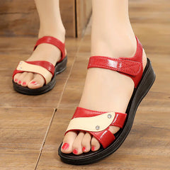 Women's PVC Flat Sandals with Horseshoe Metal