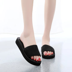 One-word slippers women summer outdoor students net red beach sandals women versatile one-word slippers women.