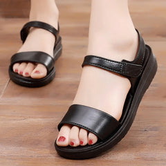 Women's PVC Flat Sandals with Horseshoe Metal