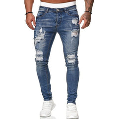 I nuovi pantaloni di denim si sono alzati da uomo