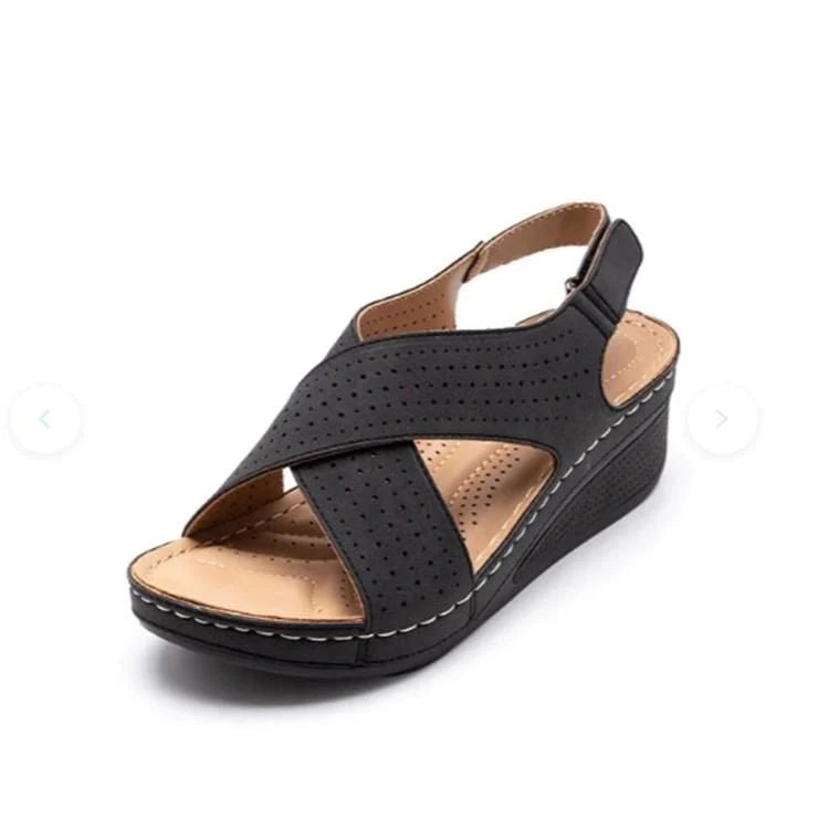 Sandali femminili di moda estate Nuove zeppe in velcro retrò donna sandali casual spiaggia all'aperto comodo scarpe da donna in punta