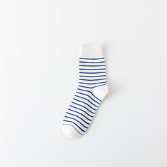 Marineblaue Socken Frauen mit mittlerer Röhren gestreiftes trendige Socken Brief lässige Baumwollsocken Männer und Frauen Paar Socken