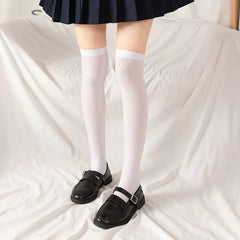 Summer Kawaii Girl Fil Calf Stockages Velvet Femmes tube longs chaussettes en noir et blanc jk uniforme japonais mignon sur les chaussettes du genou.