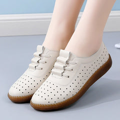 Chaussures blanches à fond doux Femmes Hollow Mom chaussures petites chaussures en cuir chaussures de pois décontractés femmes plus taille