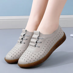 Chaussures blanches à fond doux Femmes Hollow Mom chaussures petites chaussures en cuir chaussures de pois décontractés femmes plus taille