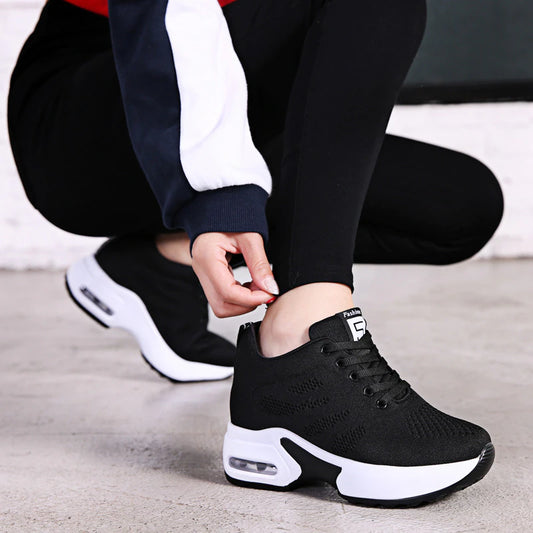 Ventilation de printemps augmenter les chaussures féminines des femmes Sports Summer Summer Time Casual Chores Casual