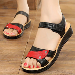 Women's PVC Flat Sandals with Horseshoe Metal