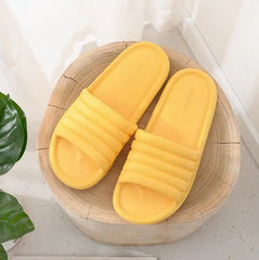 Nouvelles femmes à la maison Slippers d'été Sandales de salle de bain intérieure sans glisse