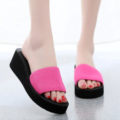 One-word slippers women summer outdoor students net red beach sandals women versatile one-word slippers women.