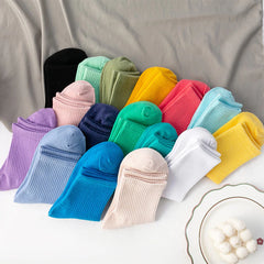 Harajuku Sport Socks Femmes Couleur solide Étudiant étudiant à skate confortable Cadeaux de Noël Coton chaussettes blanches