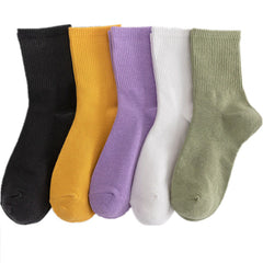 Harajuku Sport Socks Femmes Couleur solide Étudiant étudiant à skate confortable Cadeaux de Noël Coton chaussettes blanches