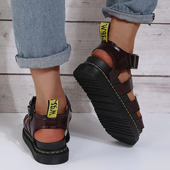 Summer Streetwear Martens Zapatos Mujeres Sandalias de plataforma Mujeres de cuero suave de cuero informal