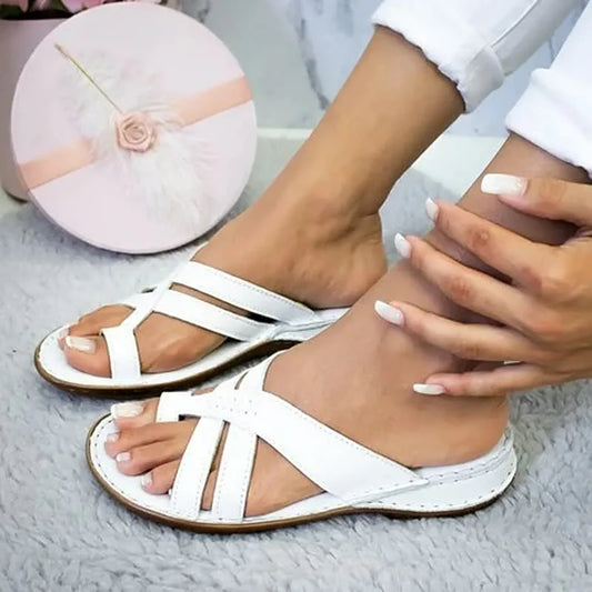 Trendy lässige Sommersandalen