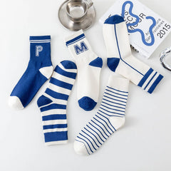 Marineblaue Socken Frauen mit mittlerer Röhren gestreiftes trendige Socken Brief lässige Baumwollsocken Männer und Frauen Paar Socken