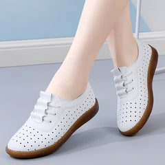 Chaussures blanches à fond doux Femmes Hollow Mom chaussures petites chaussures en cuir chaussures de pois décontractés femmes plus taille